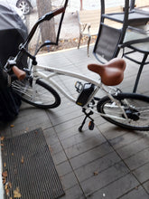 Load image into Gallery viewer, SWFT Fleet 500W Electric City Bike with up to 59.9km Battery Life -White
