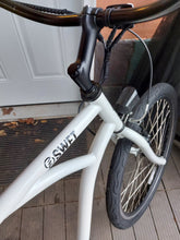 Load image into Gallery viewer, SWFT Fleet 500W Electric City Bike with up to 59.9km Battery Life -White
